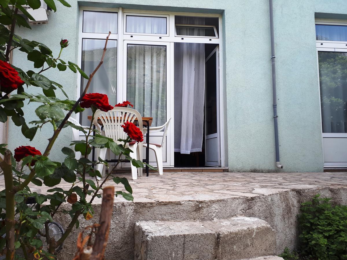 Guesthouse Sanja Mostar Exteriör bild